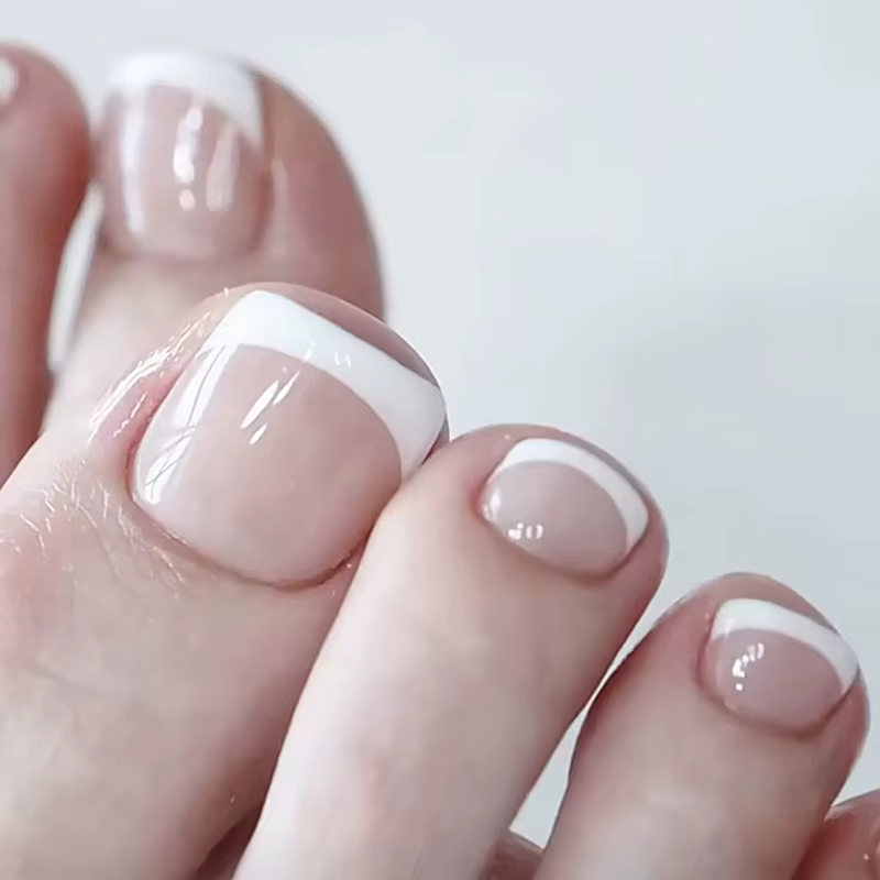24 faux ongles avec motifs, pointes d'ongles artificielles à presser, couverture complète, courts, c