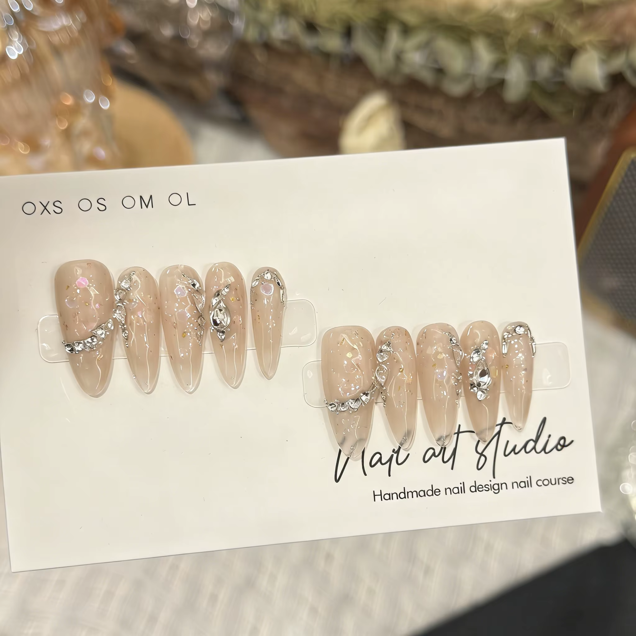 10 faux ongles longs et pointus, ovales, couleur nude, avec paillettes et strass, pour mariage, fête
