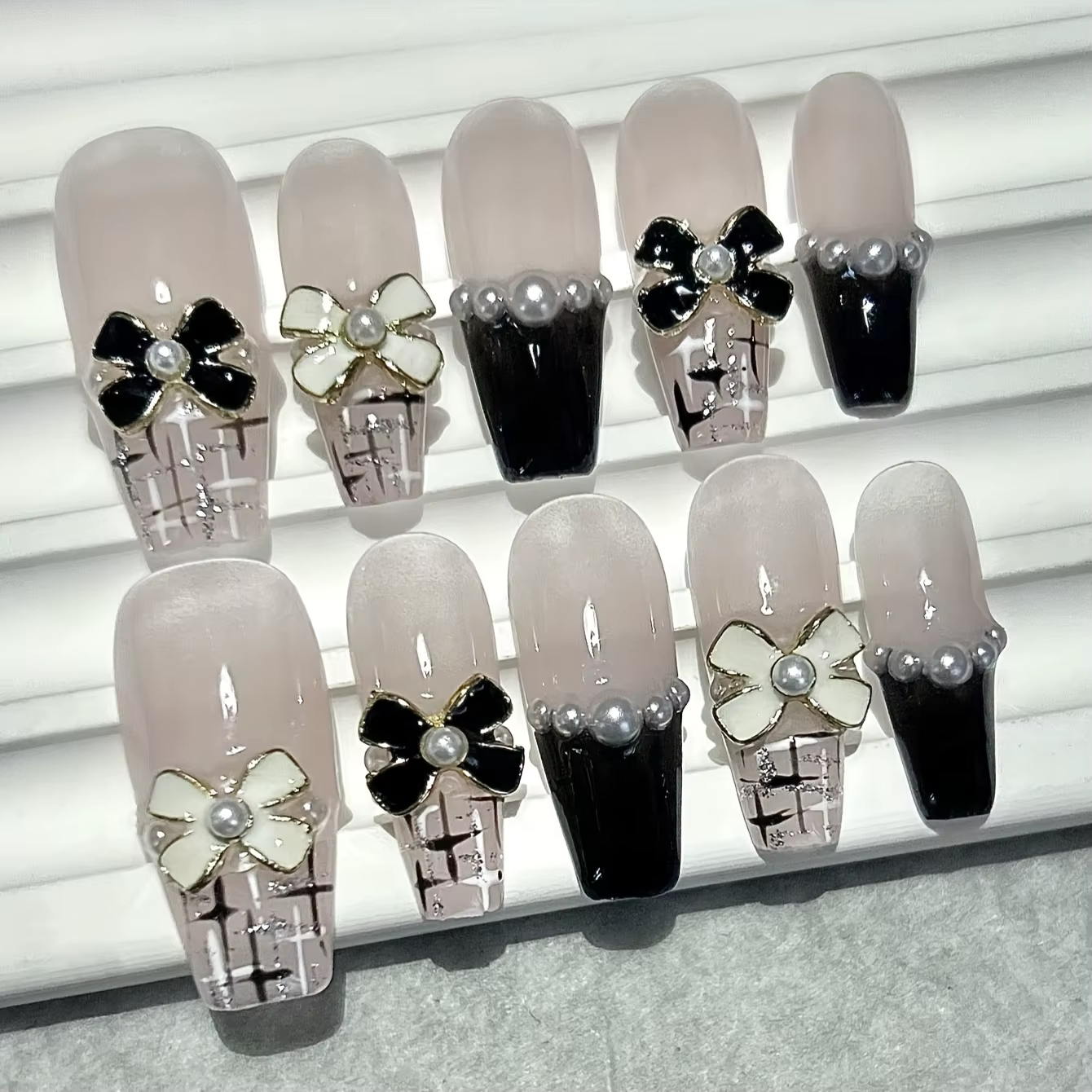 Faux ongles de luxe avec nœud en perles, Vintage, noir, blanc, français, fait à la main, presse sur 