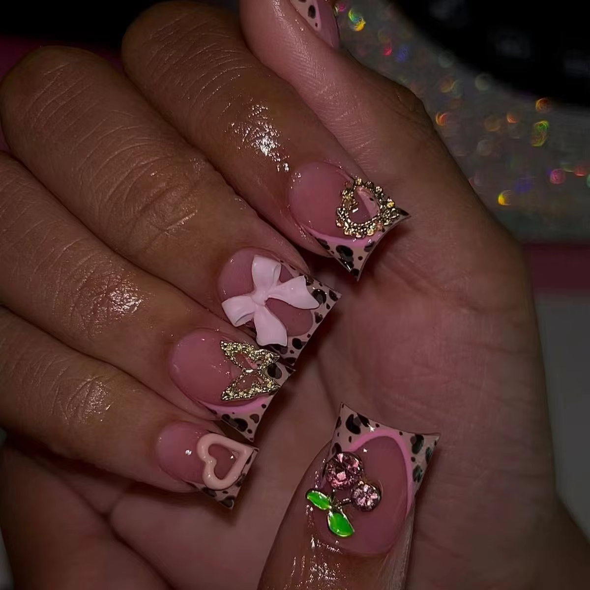 24 pièces nu rose doux faux ongles court bec de canard imprimé léopard français faux ongles avec nœu