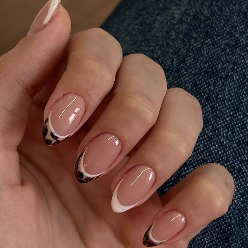 24 faux ongles à presser imprimé léopard, courts, en forme d'amande, couvrants, avec nœud rose 3D, r