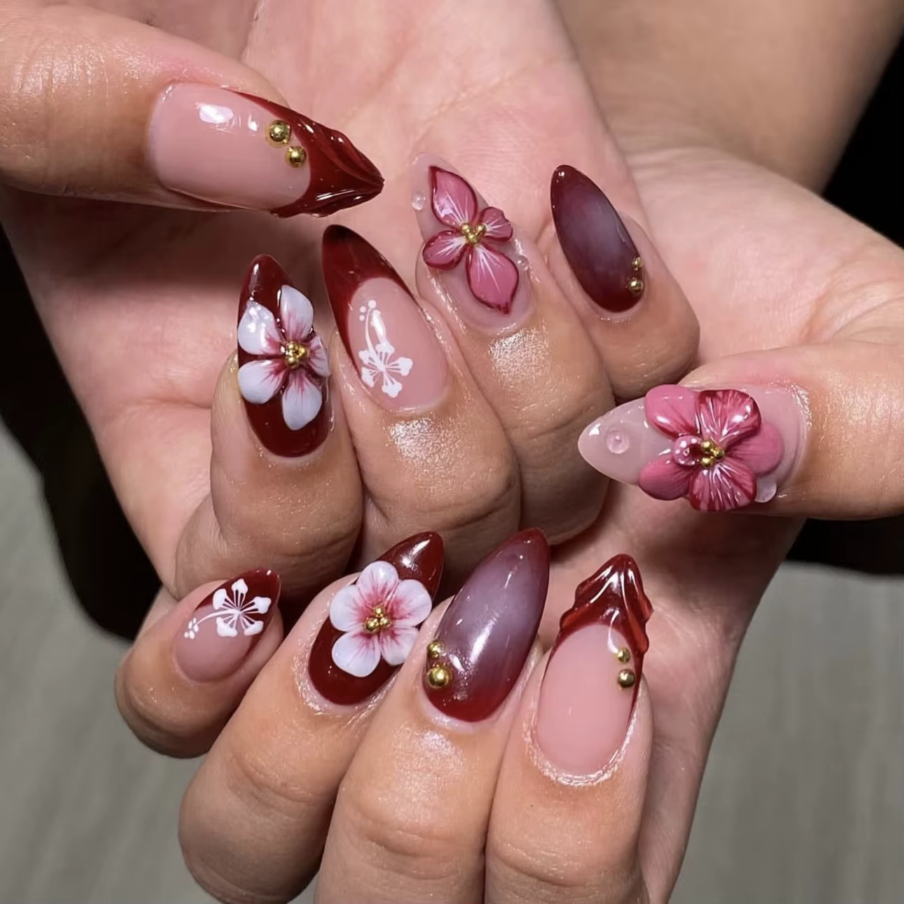 24 faux ongles à presser en amande, motif floral, rose français, à pois, couvrance totale, avec stra