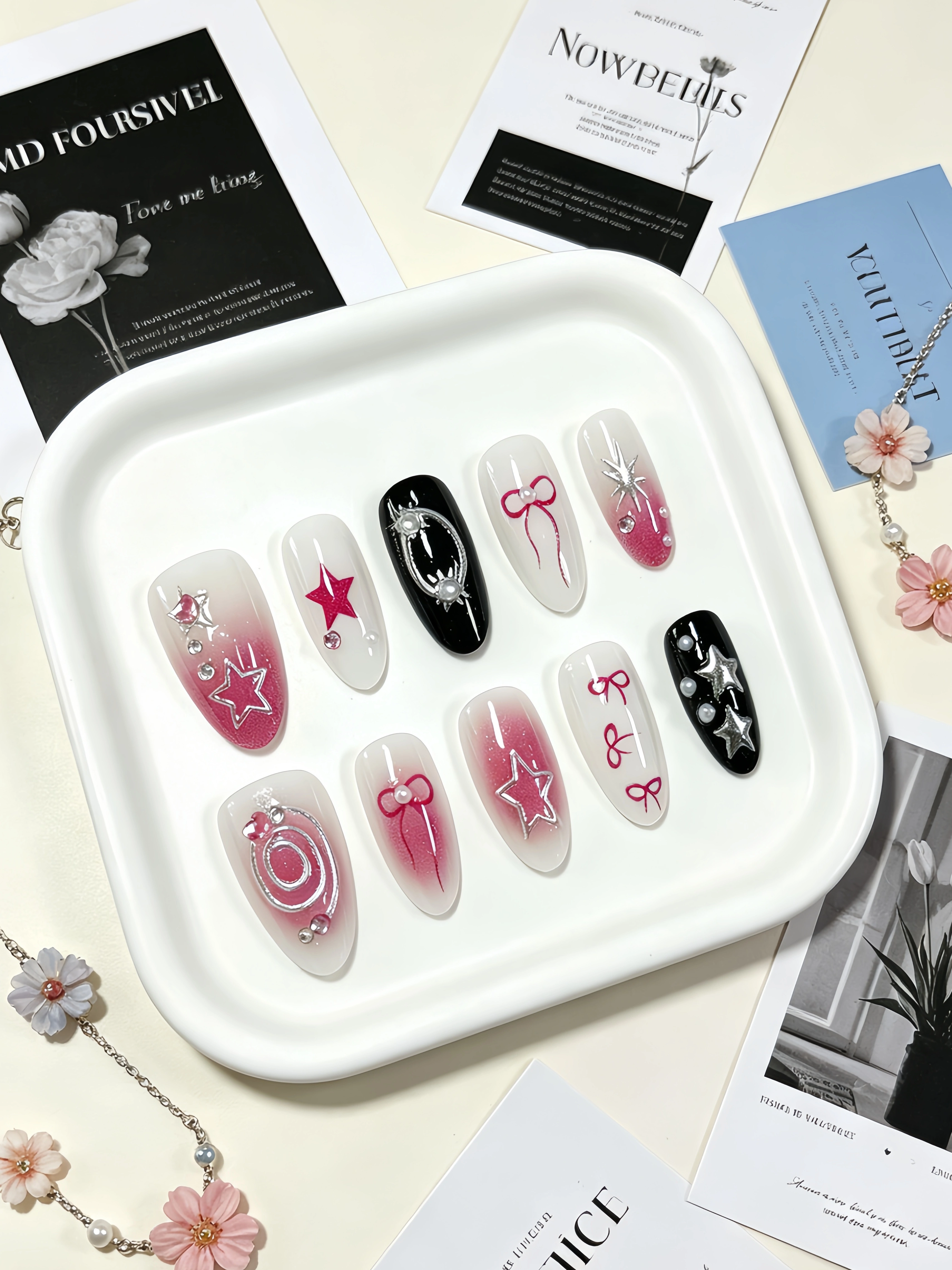 10 faux ongles de longueur moyenne en forme d'amande, avec dégradé de rose pêche laiteux et effet œi