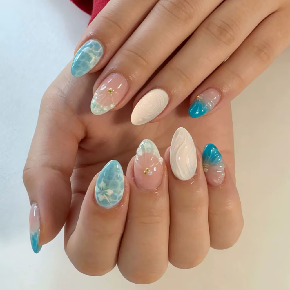 24 pièces par ensemble. Faux ongles courts en gel 3D en forme d'amande, style français, motif floral