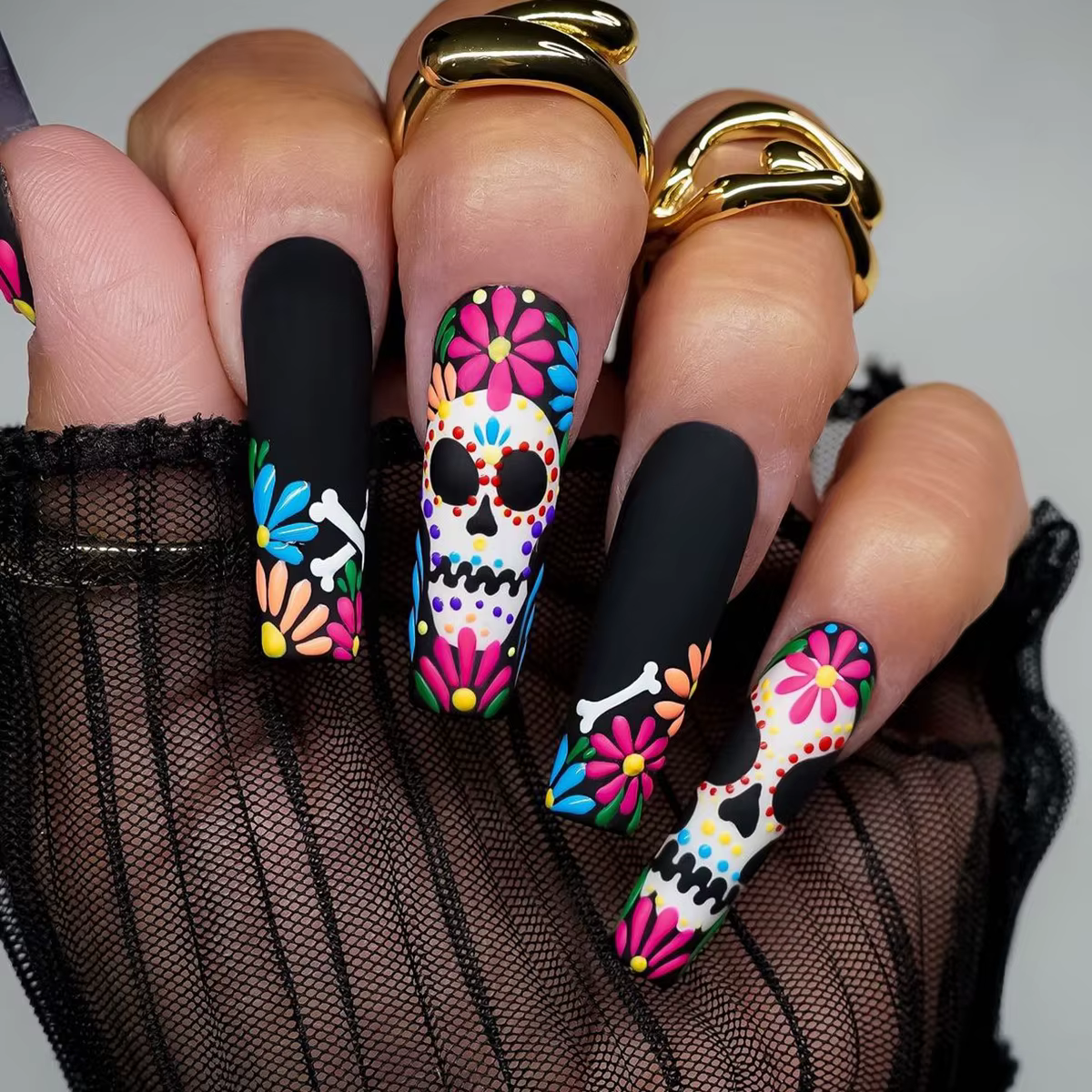 4 ensembles de faux ongles carrés mi-longs, 96/24 pièces, avec des dessins comprenant des araignées,