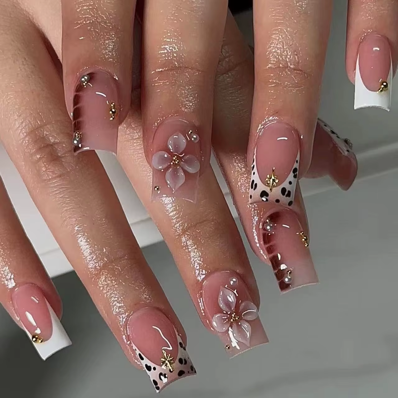24 pièces Simple français presse sur faux ongles court carré presse sur ongles fleur strass faux ong