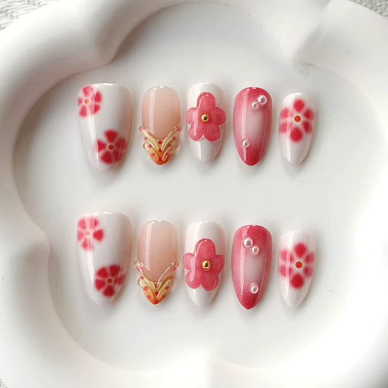 10 faux ongles courts en forme d'amande, style léopard rose mignon avec perles, effet luxe léger et