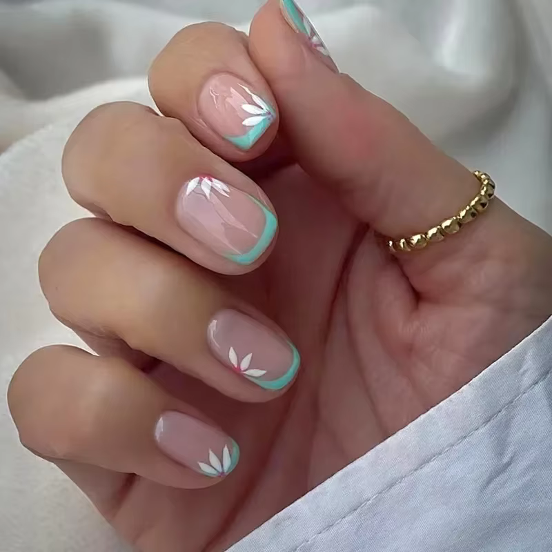 24 pièces court rétro fleur Design ongles Art manucure rose faux ongles portable carré faux ongles p