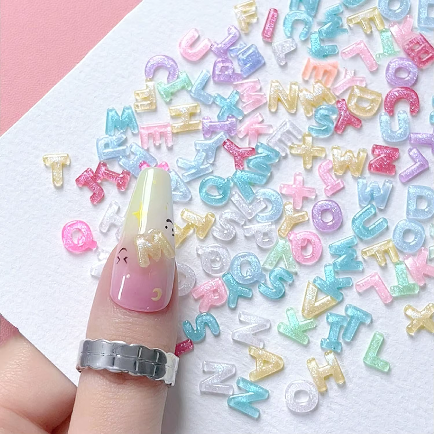 100 pièces Kawaii couleur bonbon lettre ongles strass résine Flatback Alphabet ongles gemmes breloqu