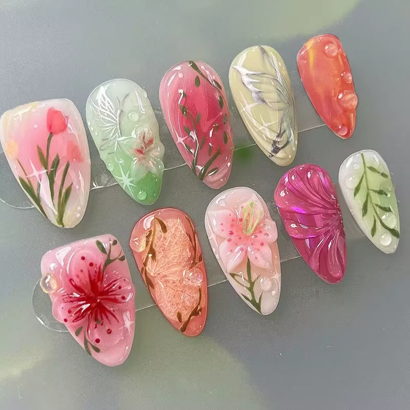 24 faux ongles à presser de longueur moyenne, forme amande, motif floral 3D ondulé, couverture compl
