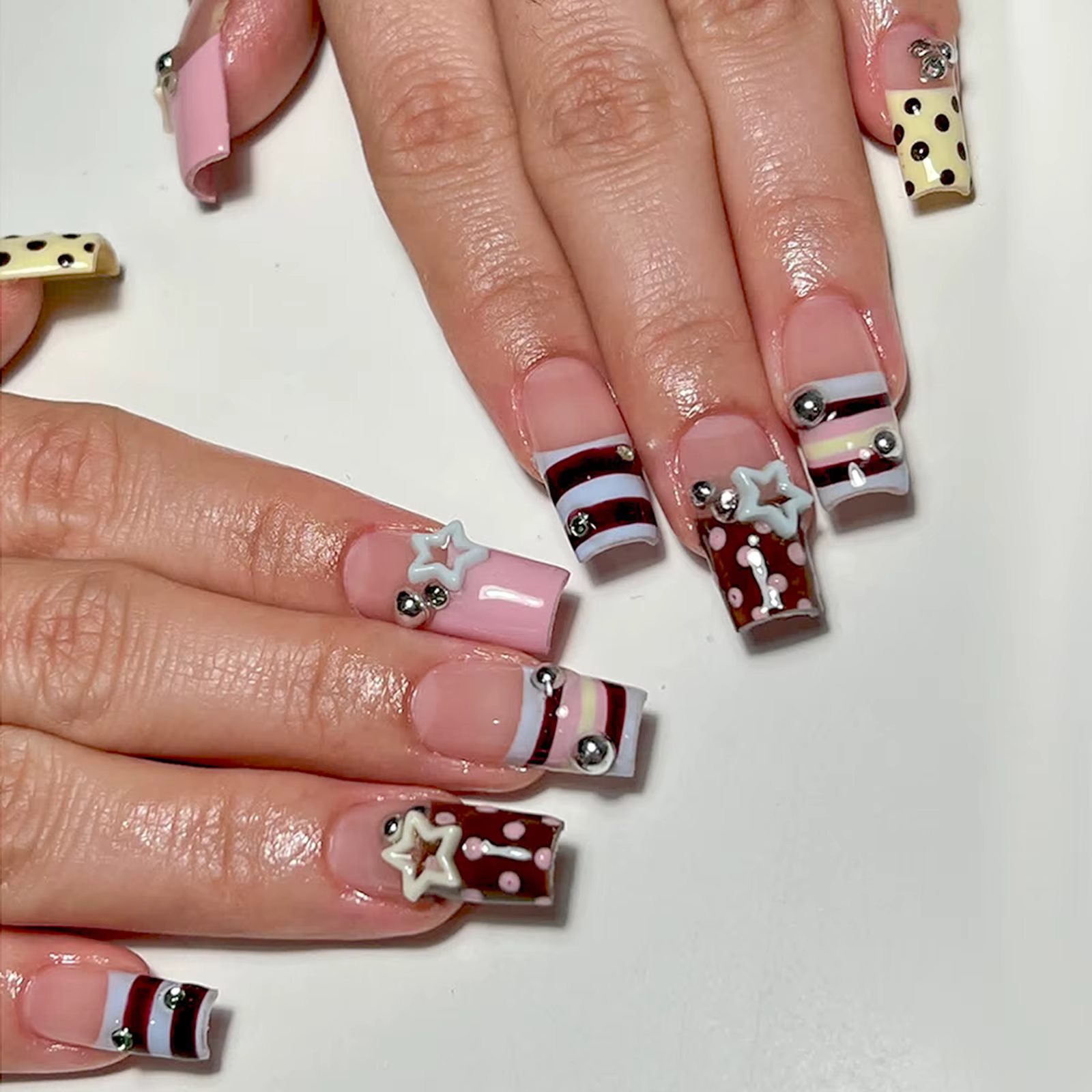 24 pièces Y2K filles charme manucure coloré français presse sur ongles rayure/point imprimé ballerin