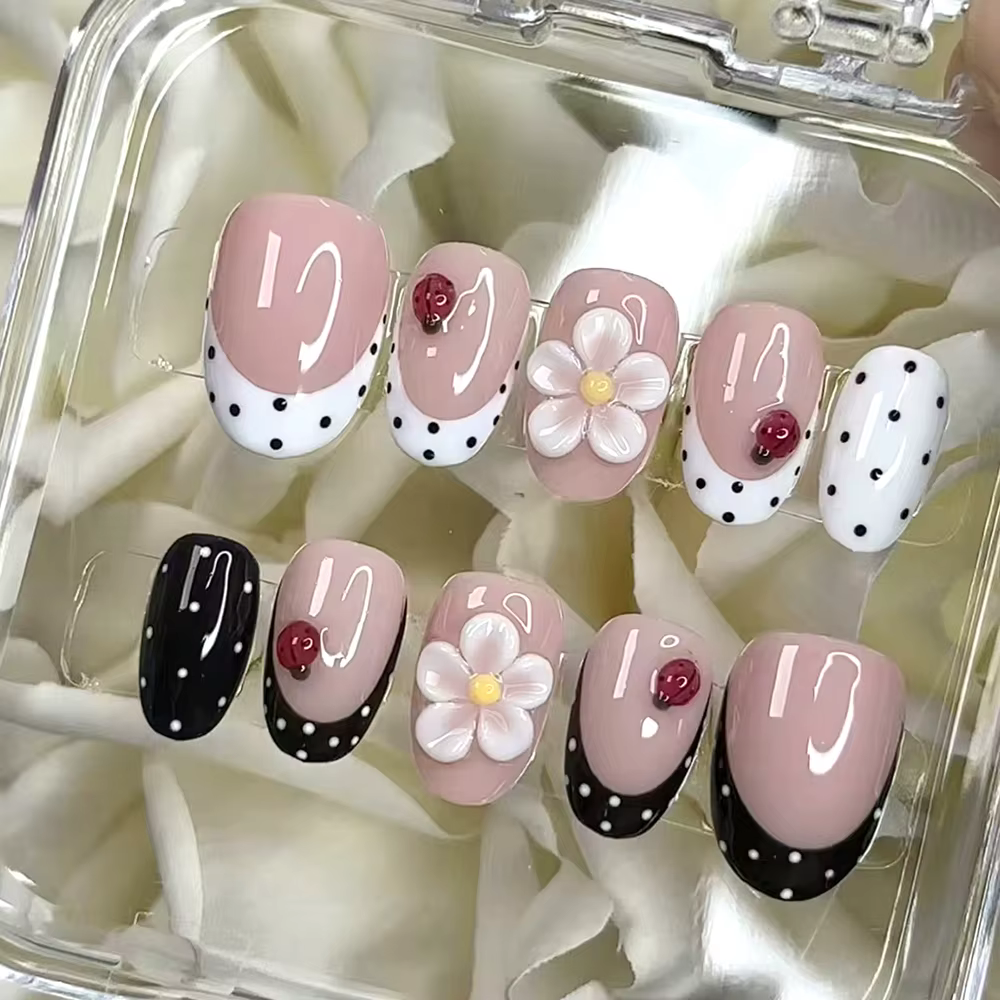 24 pièces/ensemble court ovale 3D gel fleur coccinelle conception à pois pointe française presse sur