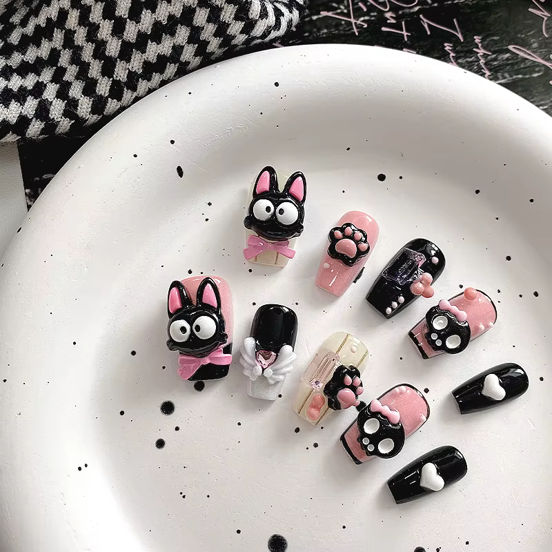 10 pièces d'art d'ongle de chat mignon carré court, faux ongles d'amour de squelette de dessin animé