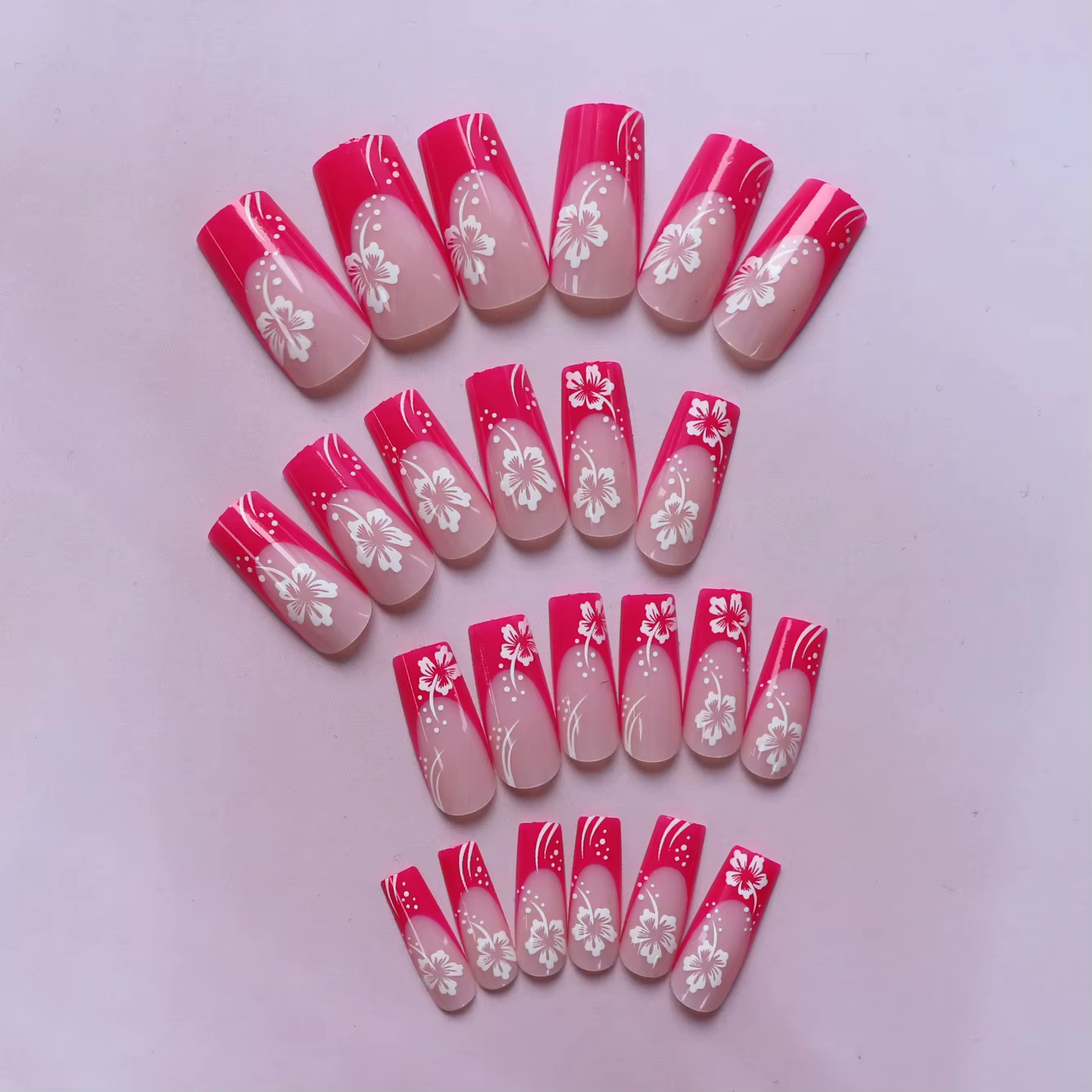 Presse à ongles Rose rouge 24 pièces, presse à ongles faux ongles rose carré de taille moyenne, acry