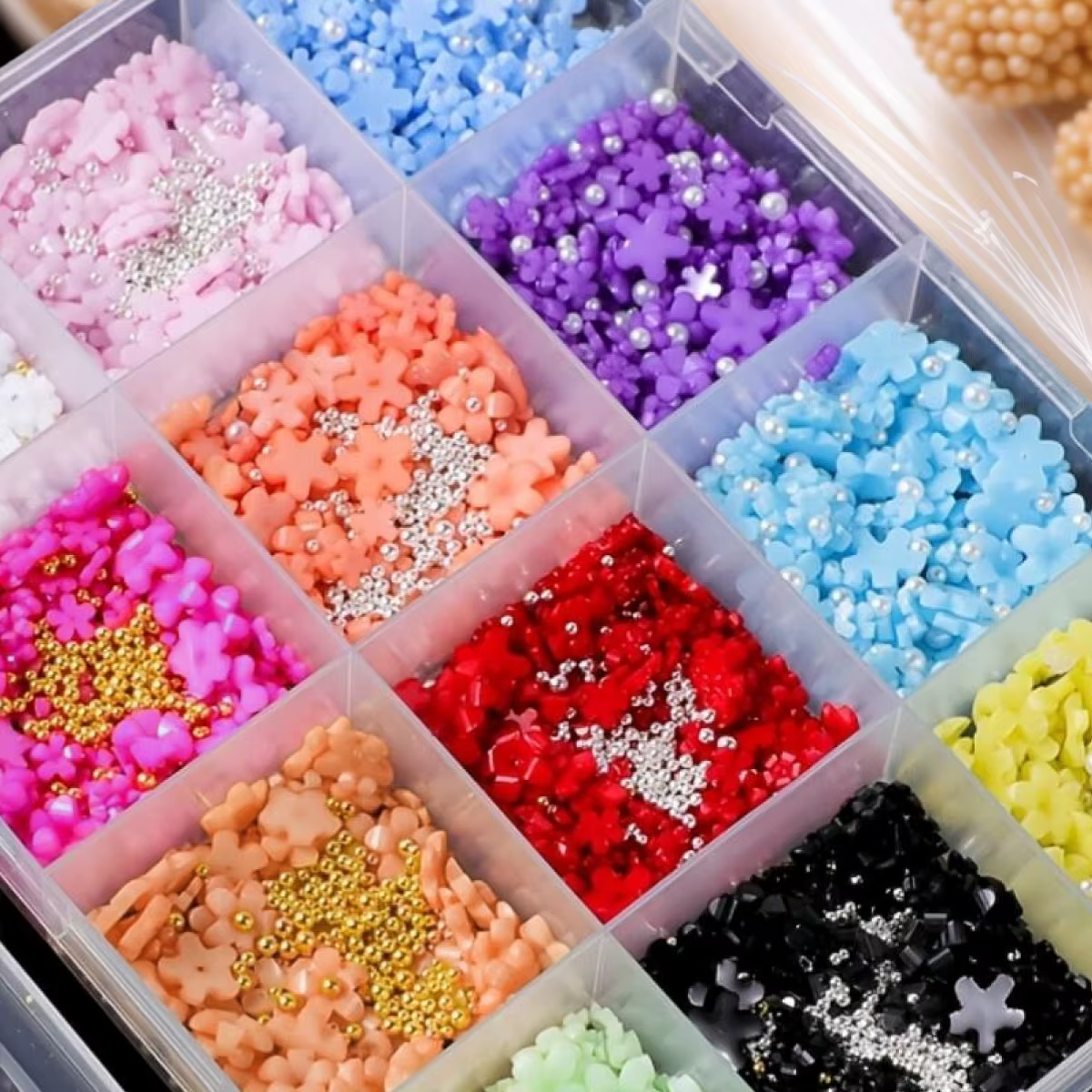 12 grilles de fleurs 3D colorées en acrylique pour nail art, mini fleurs à cinq pétales de 3/6/9 mm,