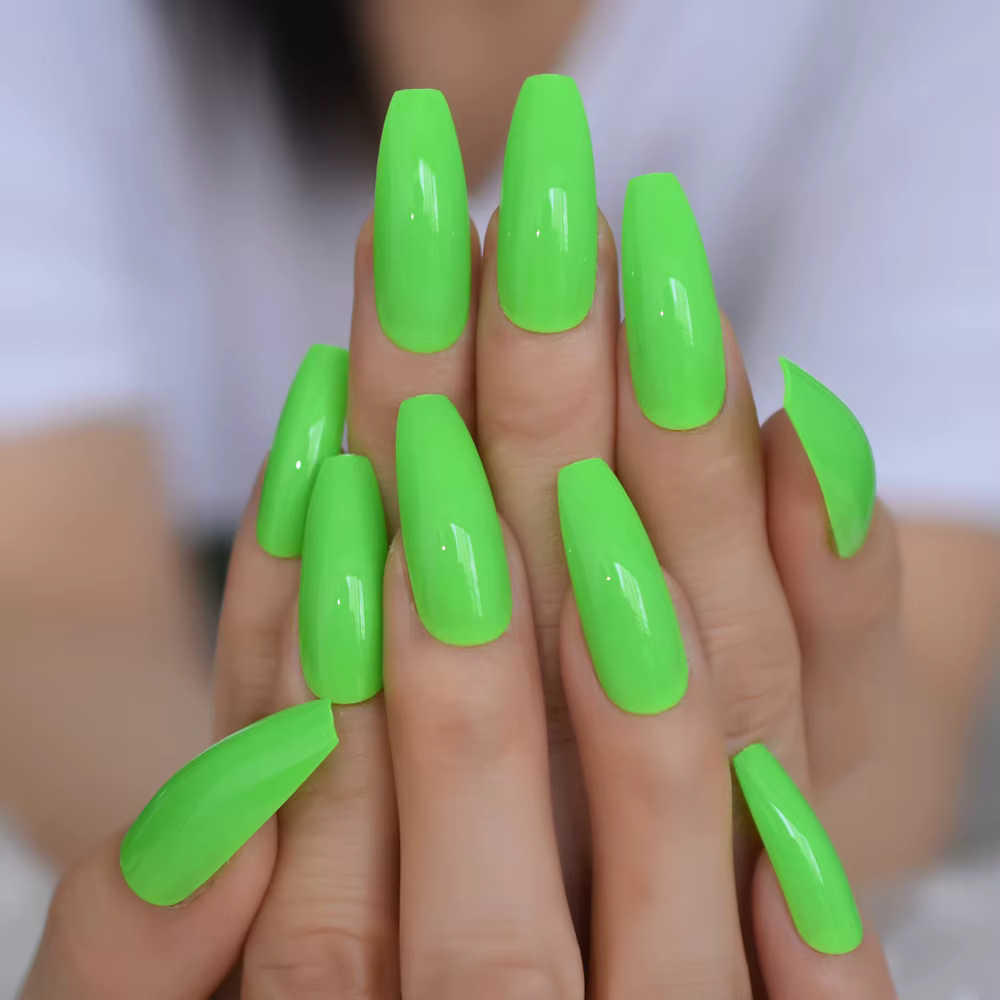 Faux ongles néon merveilleux vert d'été, couleur vive, beau cercueil Extra Long à pression sur les o