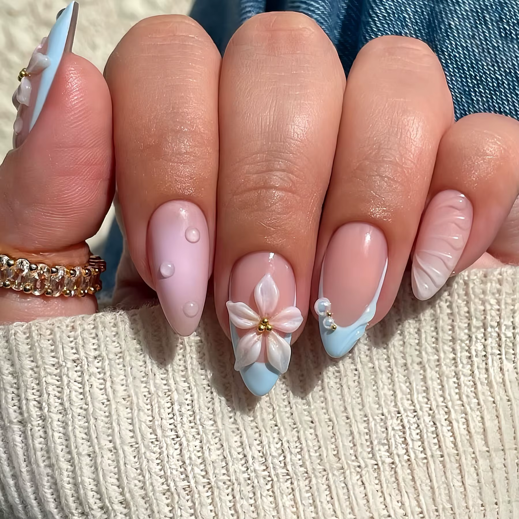 Faux ongles mi-longs avec fleurs 3D, 24 pièces, Design du bout des doigts, papillon doux, ondulation