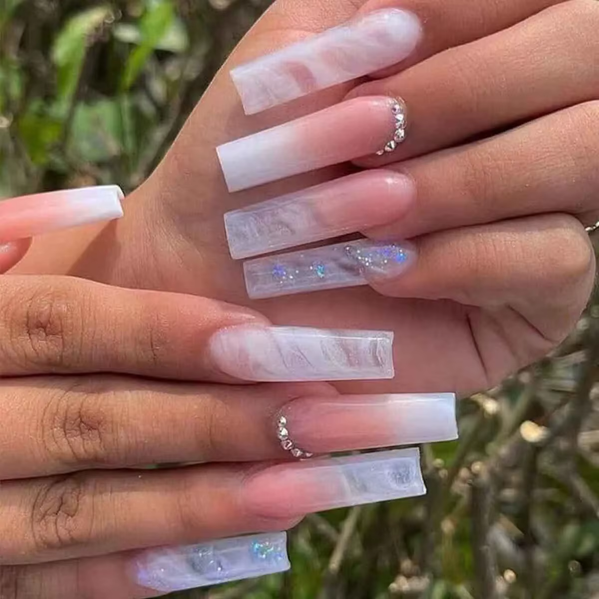 24 longs cercueil en gros faux ongles art, dernière presse à ongles artificiels au doigt sur les ong