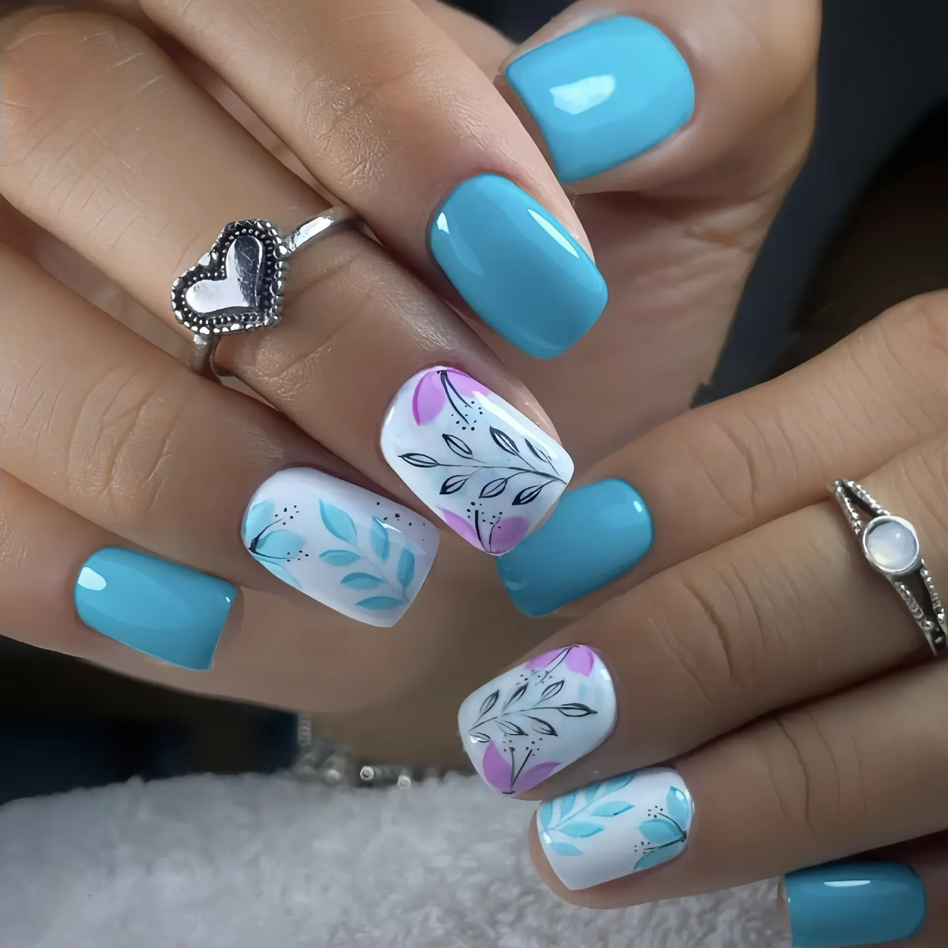 Faux ongles carrés courts et verts, 24 pièces, avec colle, flore, brillant, Simple, couverture compl