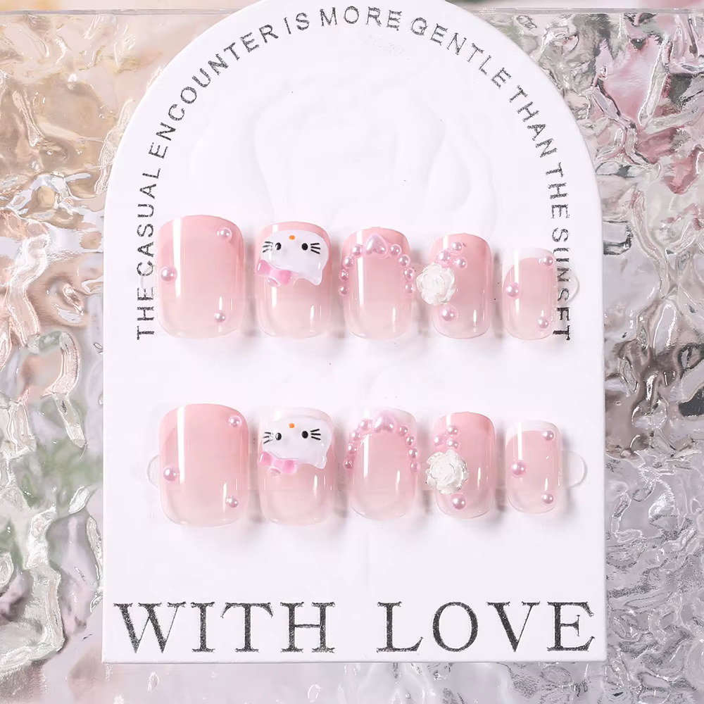24 faux ongles courts carrés français avec motif Hello Kitty, faux ongles à couverture complète pour