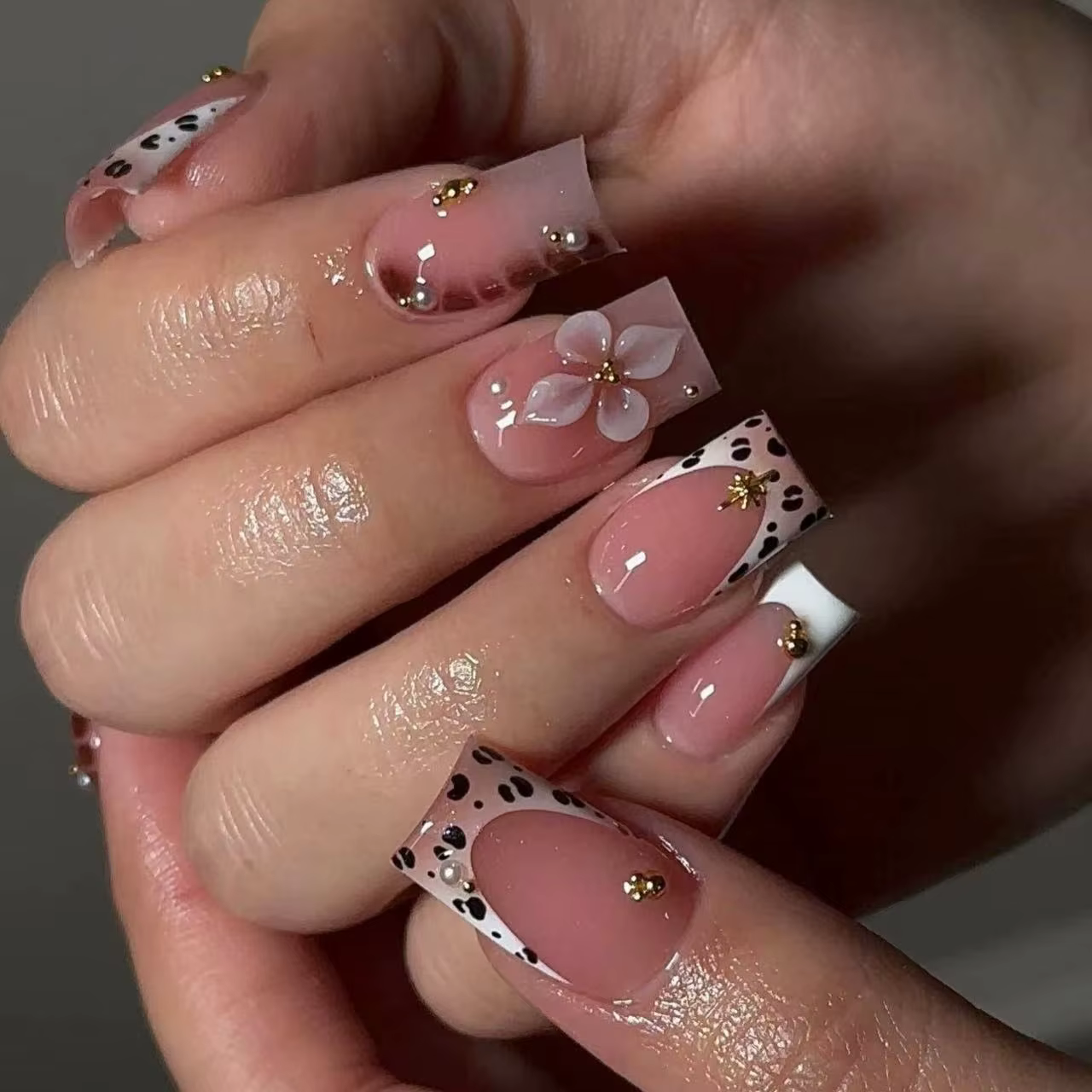 Faux ongles carrés moyens 3D pour femmes et filles, design léopard, fleur, nœud papillon, cadre fran