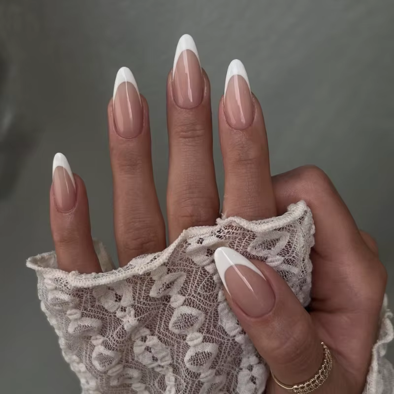 10 pièces ongles faits à la main minimaliste amande française avec bordures blanches adaptés à tous 