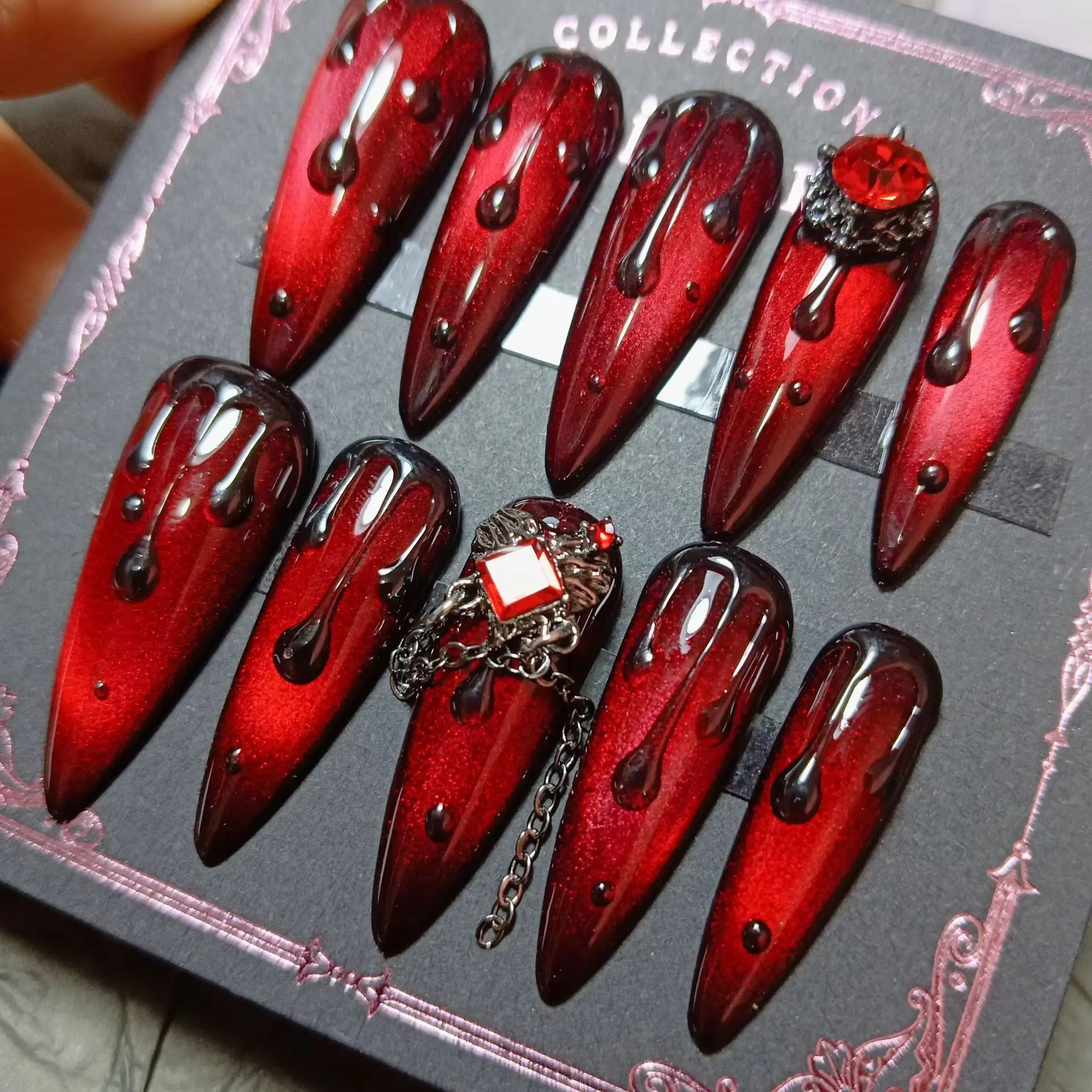Rouge sang foncé spice girls press ongles fait à la main rouge cat eye blood drops vampire red diamo