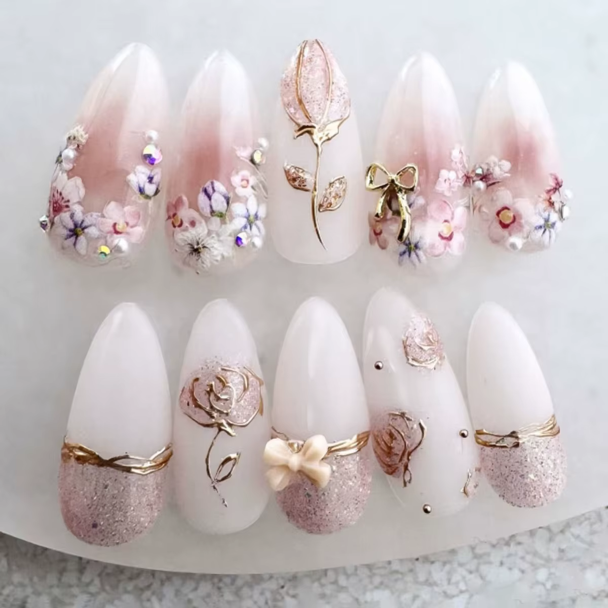 24 faux ongles en amande rose dégradé à presser avec perles et strass, motif nœud floral, couverture