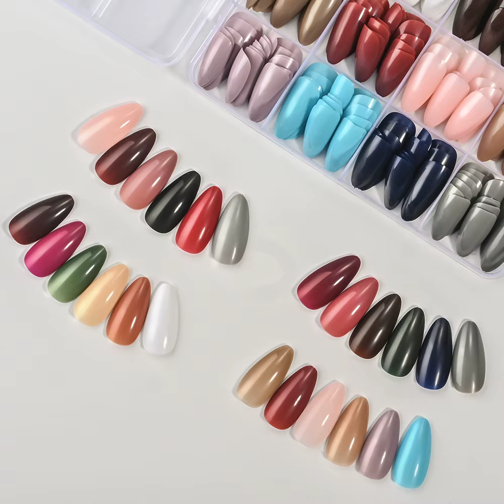 288 pièces brillant rouge/vert/bleu/blanc amande faux ongles longueur moyenne couleur unie couvertur