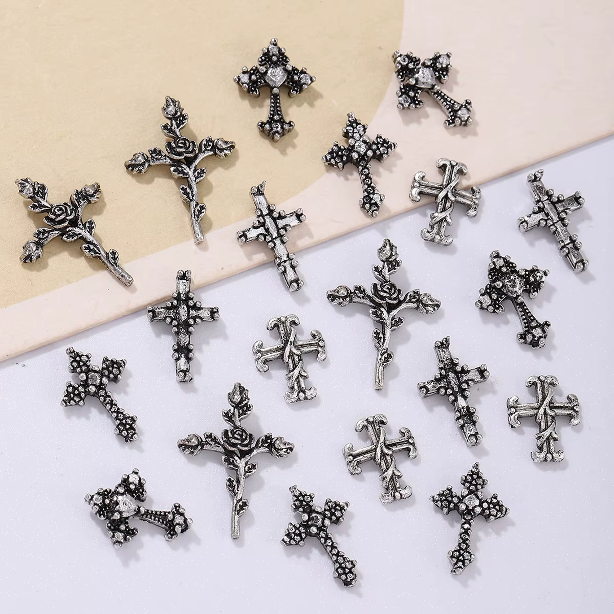 Décoration d'ongles en forme de croix de vent punk argenté antique, strass en alliage, style métal y