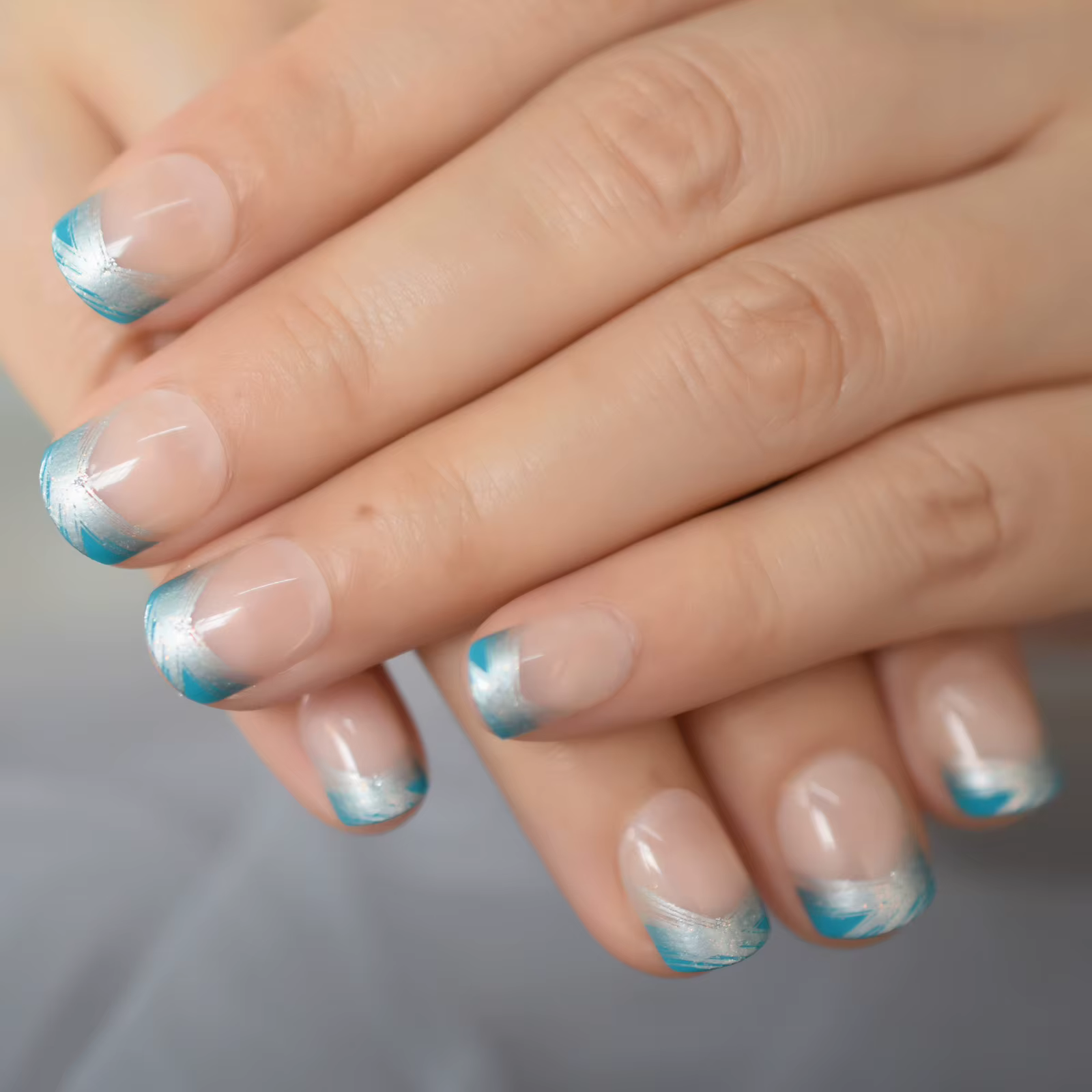 Faux ongles français instantanés blancs irisés, paillettes biseautées, courts et carrés, pointes d'a