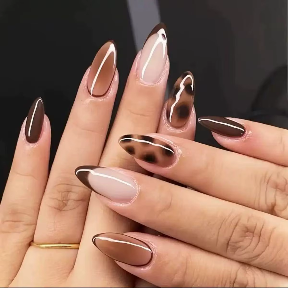 24 faux ongles léopard français autocollants, longueur moyenne, réalistes, en forme d'amande, avec n