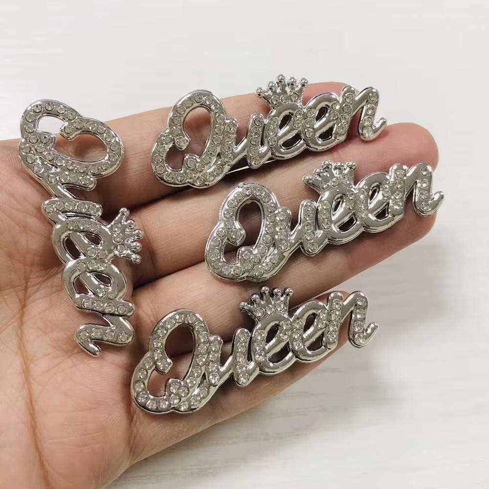 10 pièces Dopamine Bling argenté doré Rose rouge noir évider reine mots conseil breloques en plastiq
