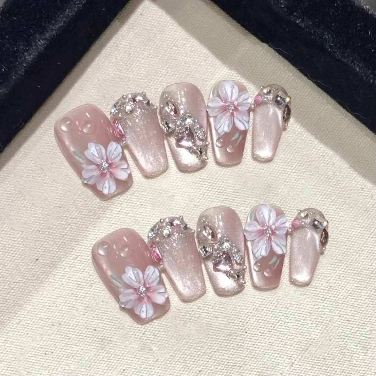 10 pièces doux mignon à la main presse sur ongles fleur papillon faux ongles brillant diamant faux o