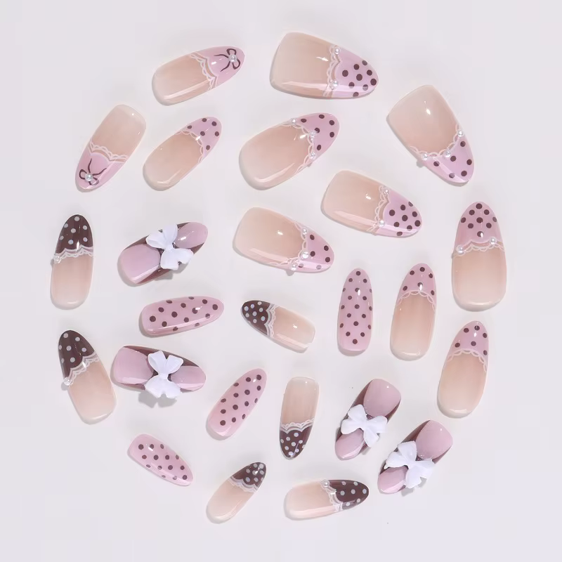 24 faux ongles en gel press-on rose doux, à pois bruns, nœud papillon blanc 3D, pour femmes et fille