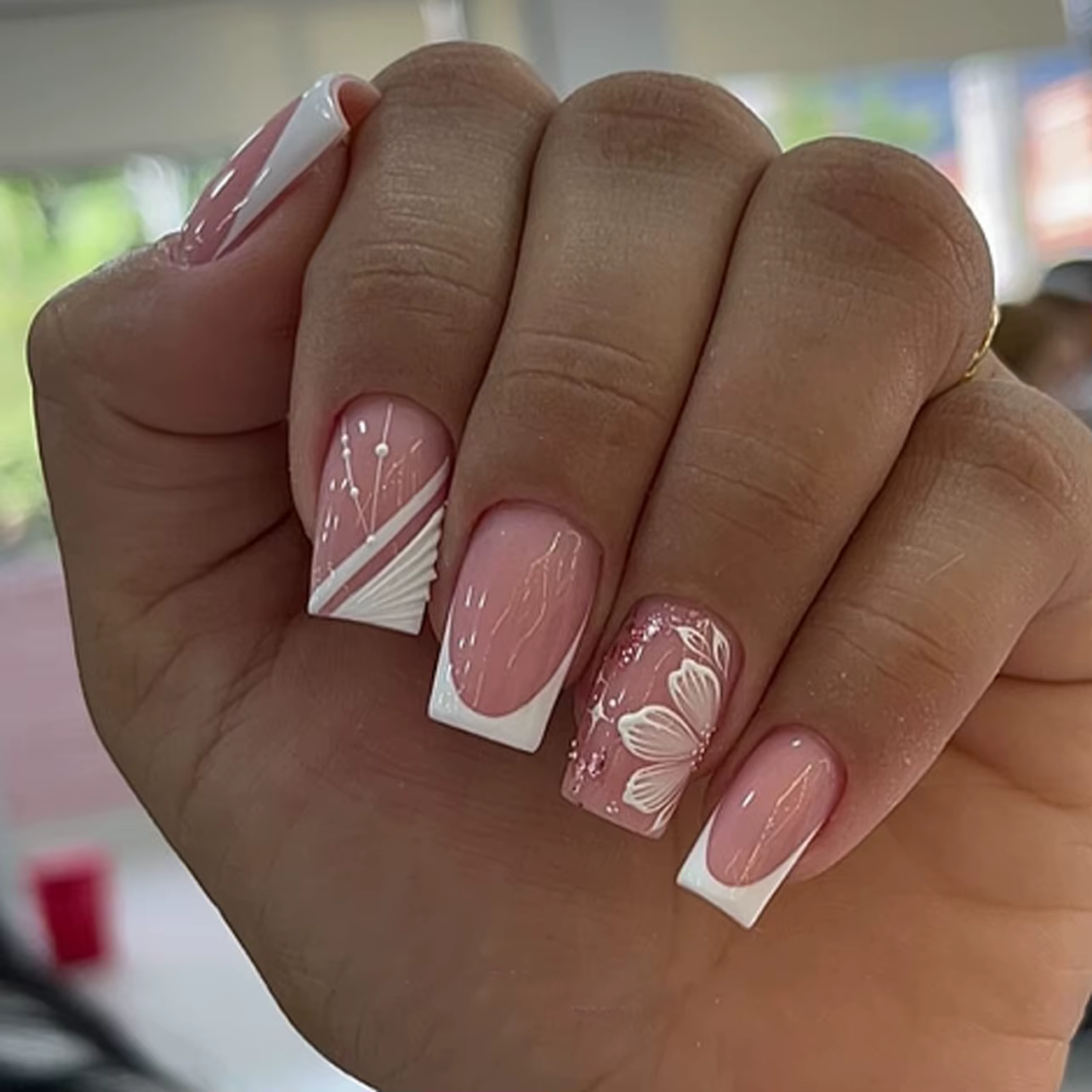 24 pièces tête carrée courte presse sur faux ongles français Simple faux ongles Art avec feuilles bl