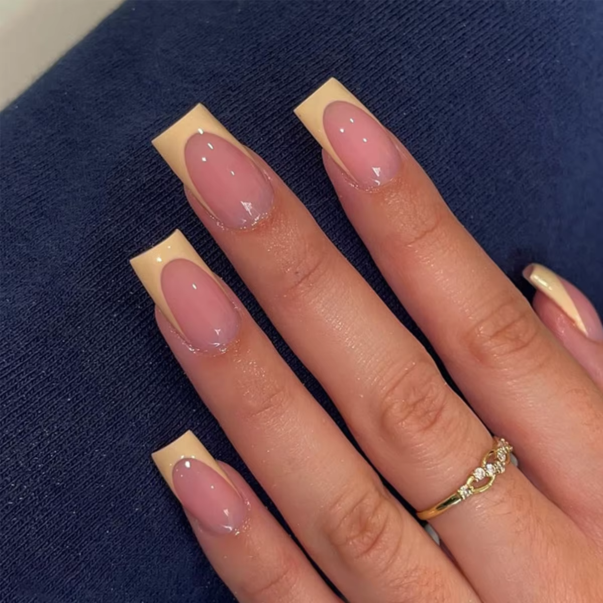 24 morceaux d'ongles longs à pression trapézoïdaux, associés à 1 morceau de colle gelée et 1 lime à 
