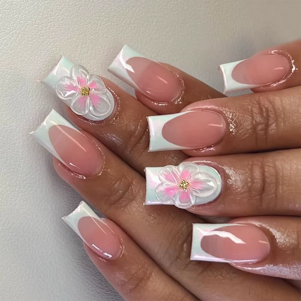 24 pièces français bleu faux ongles Art avec mode fleur Design court carré faux ongles conseils fini