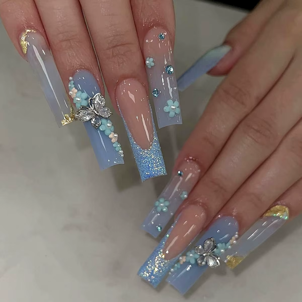 24 faux ongles longs carrés à la française, motif cœur 3D, à presser, avec strass, prêts à poser, po