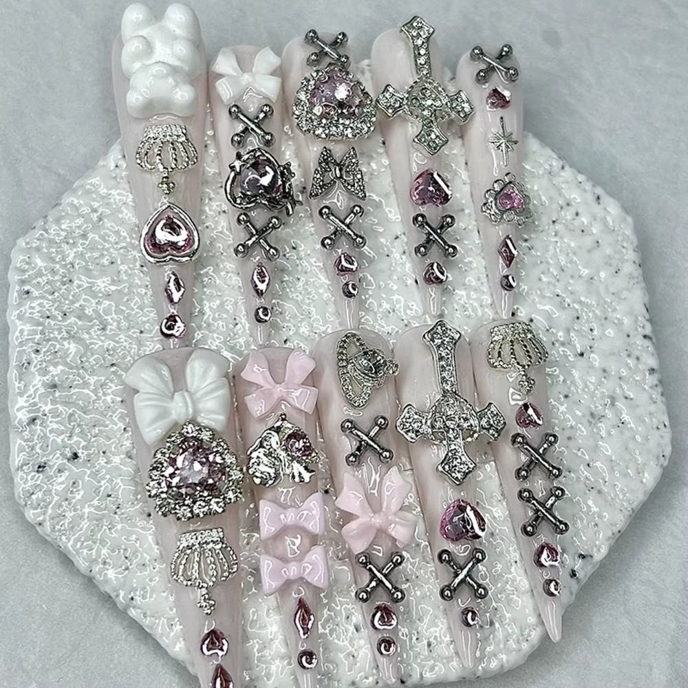 10 pièces Y2K rose Jirai mignon longue presse à la main sur les ongles Shibuya Gyaru arc coeur croix