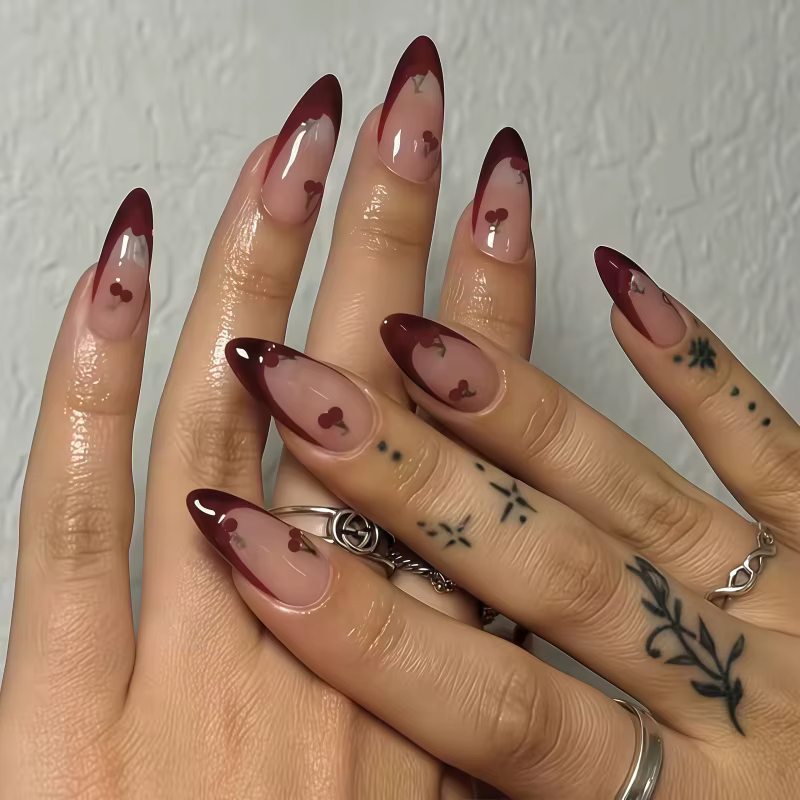 Nouveauté 2026 : 24 ensembles complets de faux ongles, avec motifs cerises rouges. Autocollants simp