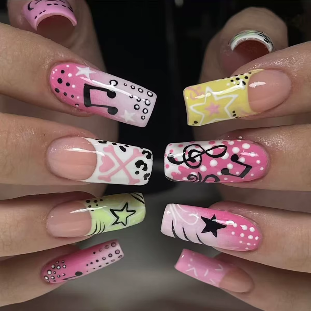 24 pièces Y2K fille style faux ongles Note musicale motif étoile longue cercueil faux ongles portabl