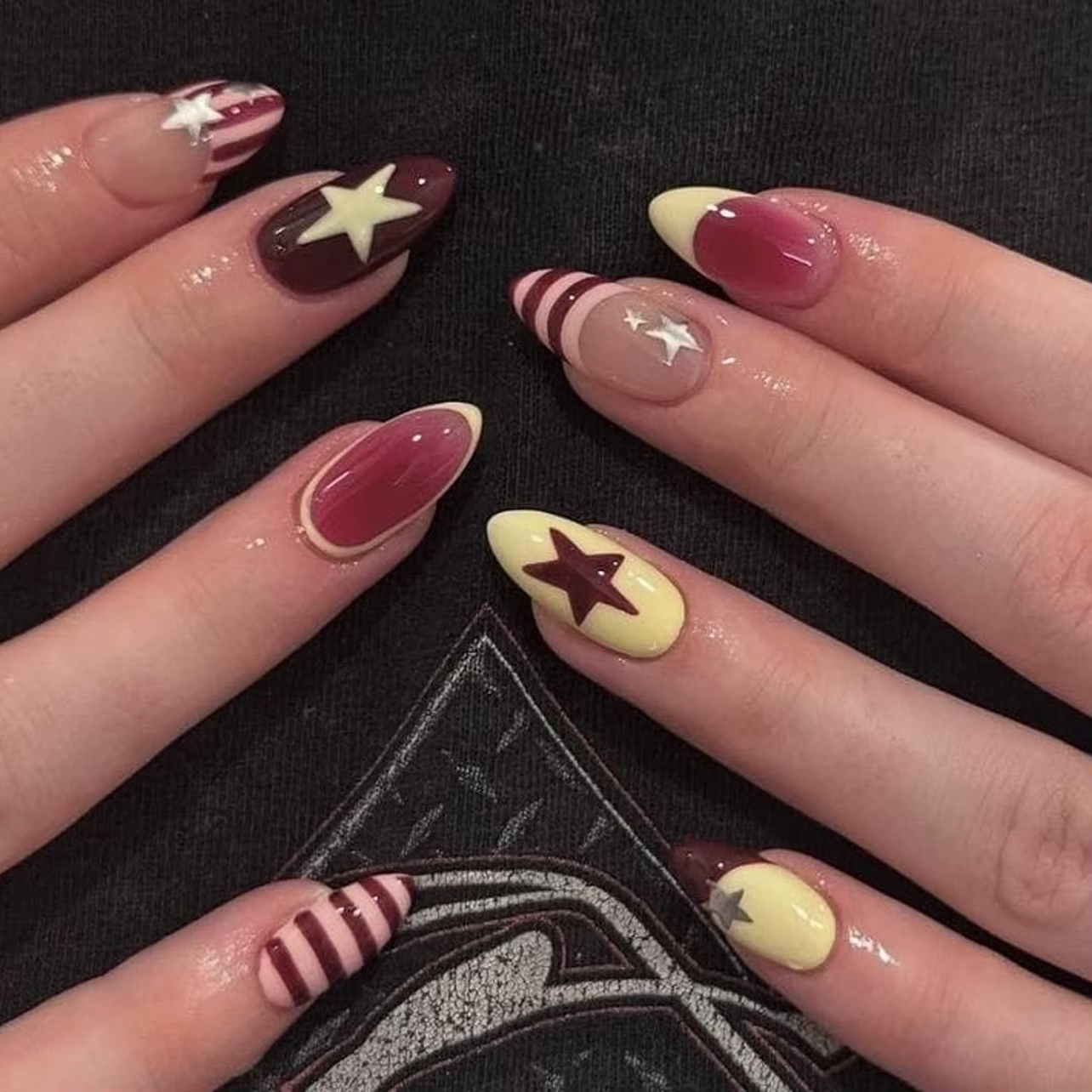 Faux ongles épicés en amande pour filles, 24 pièces, à pression française, à pois/rayons imprimés, b