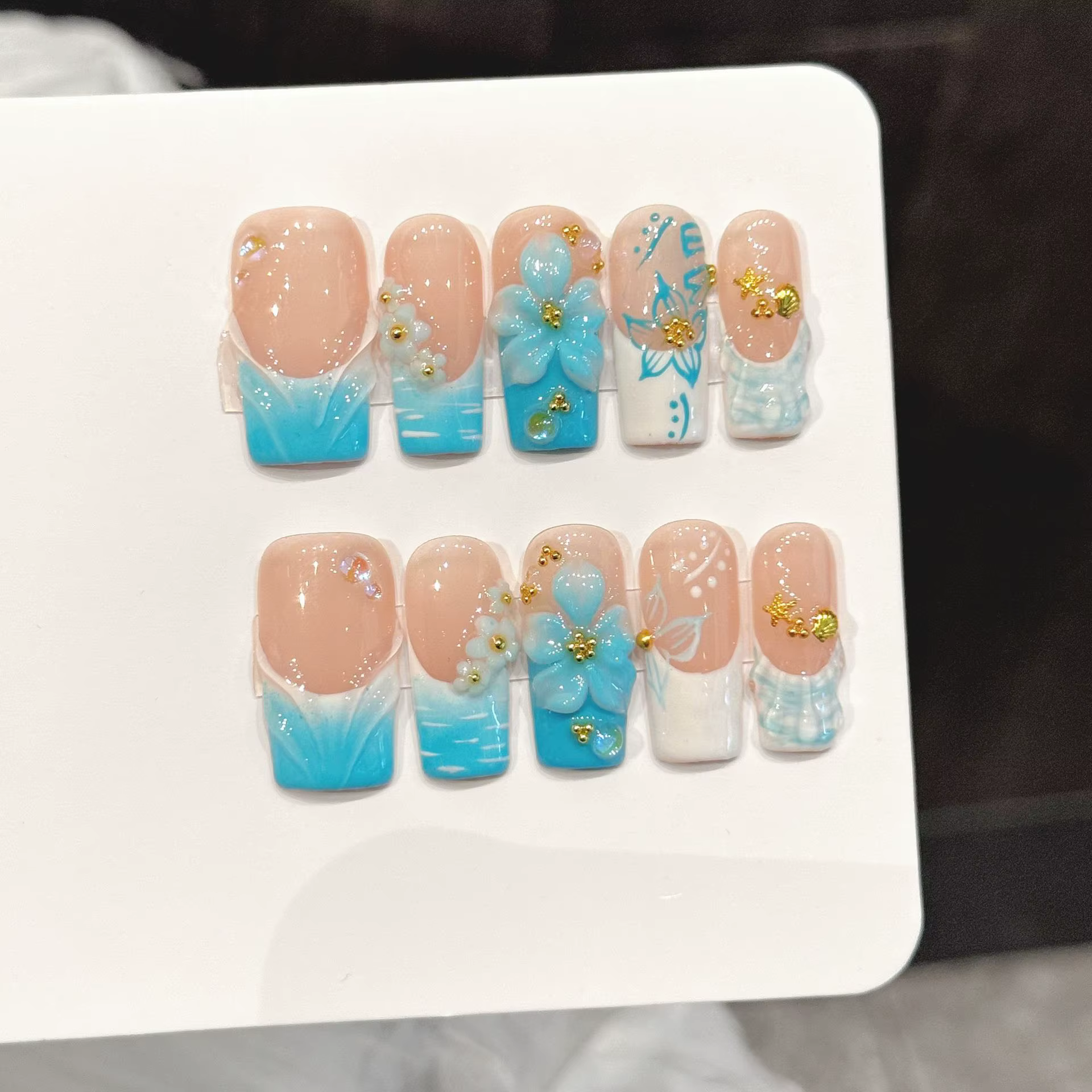 10 pièces d'ongles carrés longs pressés faits à la main, [Bordure de fleurs bleues] Fleurs bleues en