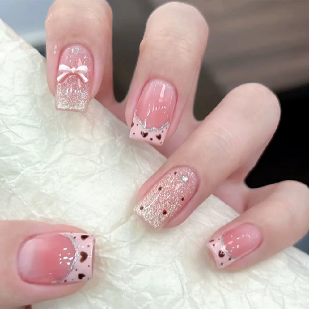 Faux coeur imprimé rose clair, tête carrée mi-longue, presse sur N64.Love, motifs de diamants, style
