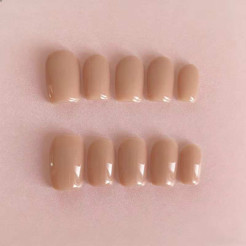 10 pièces couleur chair thé au lait presse sur ongles brillant court carré faux ongles pour un usage