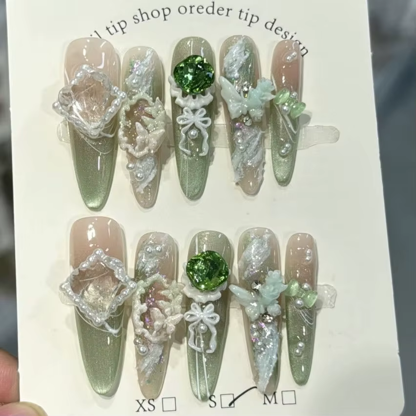 Ongles Press-On Élégants et Luxueux Vert Émeraude Faits Main en France, Faux Ongles 3D Diamant Papil