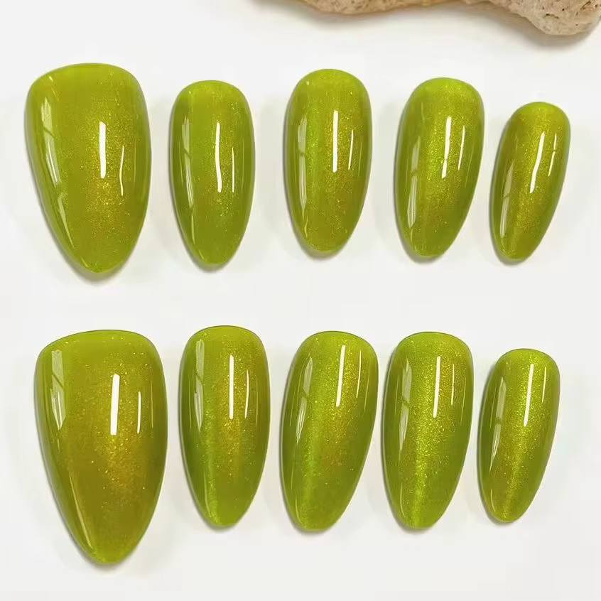 10 pièces de manucures minimalistes, non ornées, de longueur moyenne, pointues et en forme d'amande,