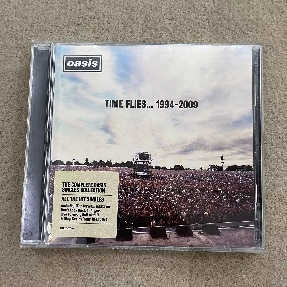 En stock, Britpop Complete Singles 2CD, Anthologie de carrière 1994-2009, Groupe britannique légenda