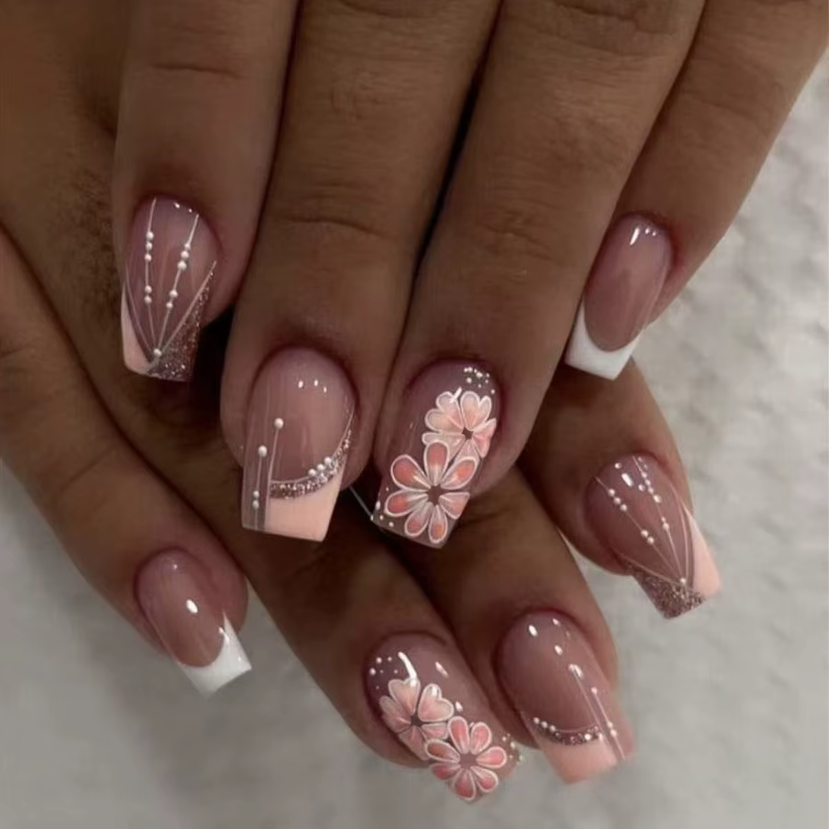 Faux ongles courts noirs solides, 24 pièces, avec motif de Rose, ballerine carrée artificielle, couv